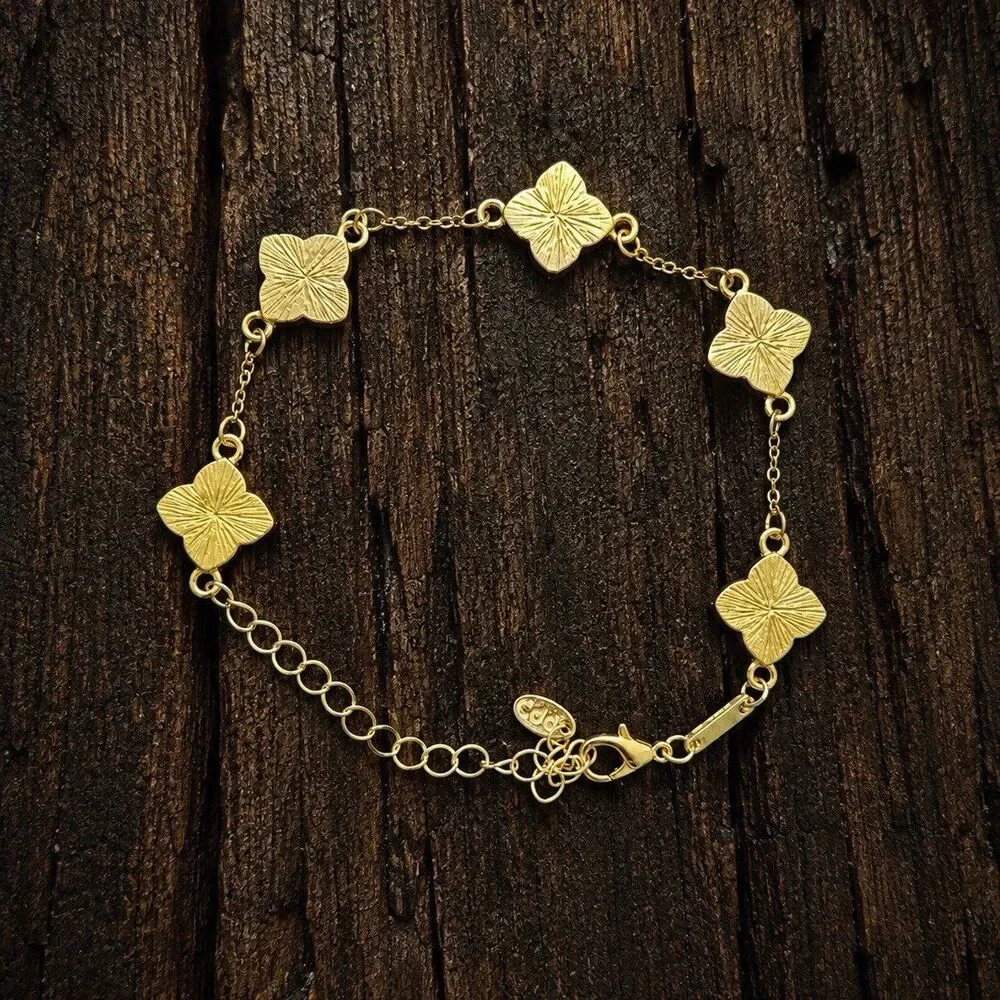 boutique elegant gold